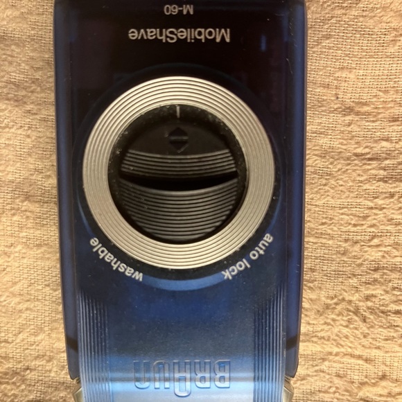 Braun Men’s Electric Razor - Picture 2 of 6